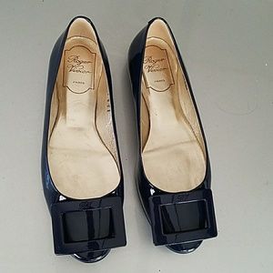 Roger Vivier flats